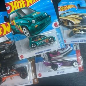 Green and Gold Racing Car Set for Enthusiasts